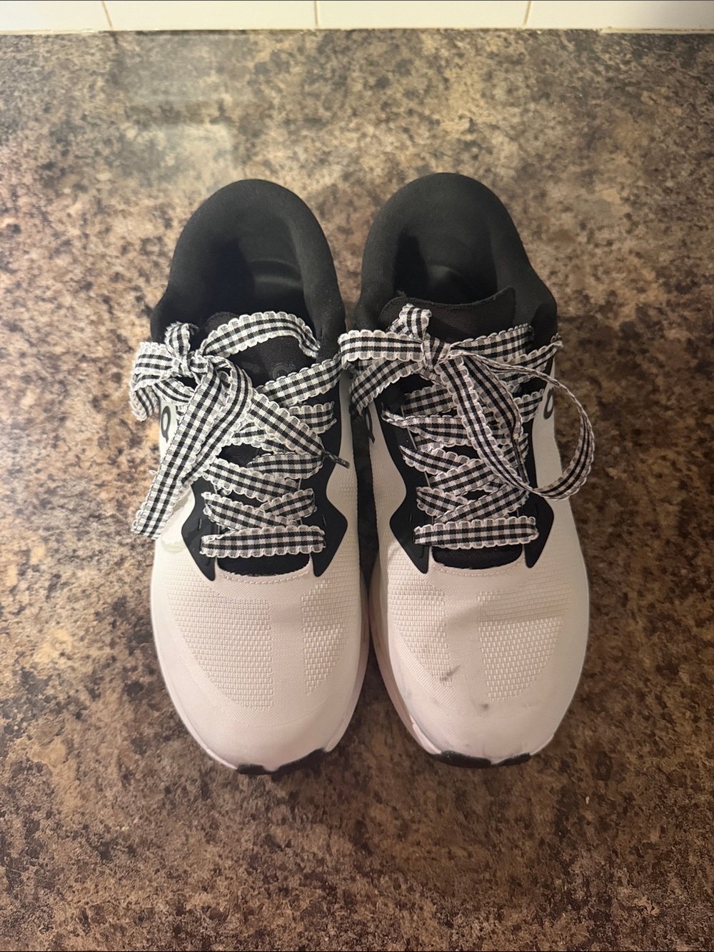 On Running White and Black Sneakers - Picture 2 of 6